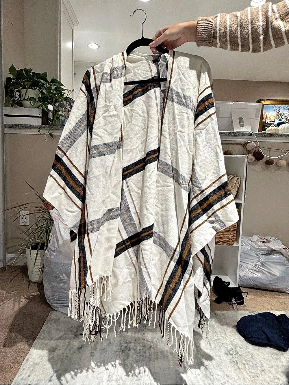 Forever 21 Striped Fringe Kimono in Cream & Black